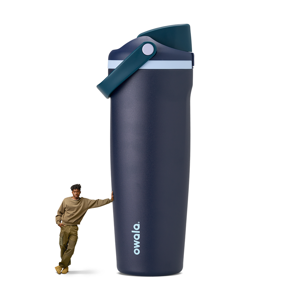 FreeSip Sway 32oz tumbler in Sea Captain